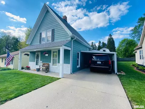 226 E Walker St, Macomb, IL 61455 photo 1