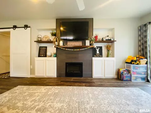 226 E Walker St, Macomb, IL 61455 photo 18