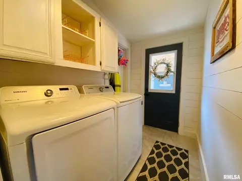 226 E Walker St, Macomb, IL 61455 photo 10