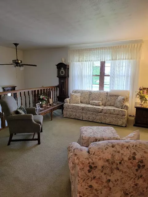 1440 E Ash St, Canton, IL 61520 photo 7