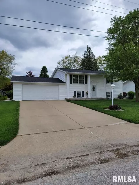 1440 E Ash St, Canton, IL 61520 photo 1