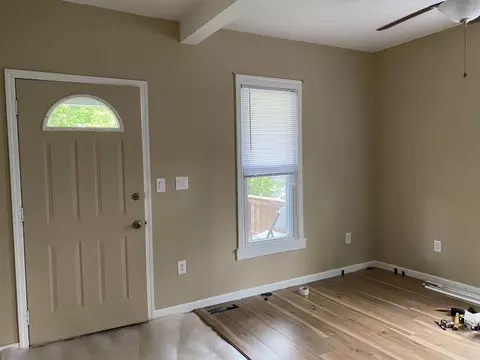 854 E Walnut St, Canton, IL 61520 photo 14