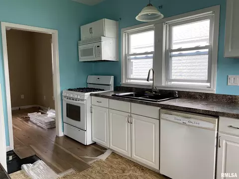 854 E Walnut St, Canton, IL 61520 photo 15