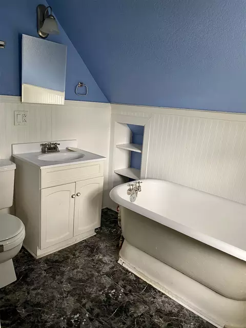 854 E Walnut St, Canton, IL 61520 photo 10