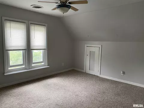 854 E Walnut St, Canton, IL 61520 photo 13