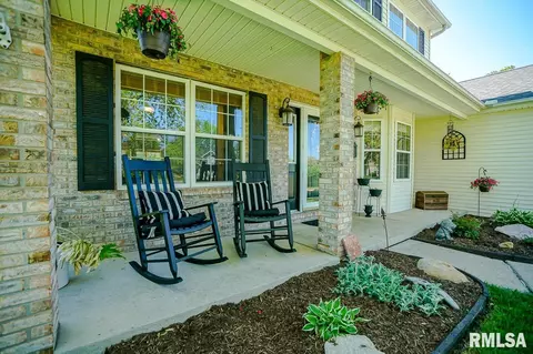 714 Devon Dr, Germantown Hills, IL 61548 photo 2