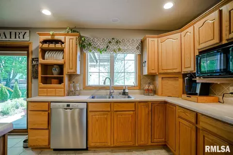 714 Devon Dr, Germantown Hills, IL 61548 photo 10