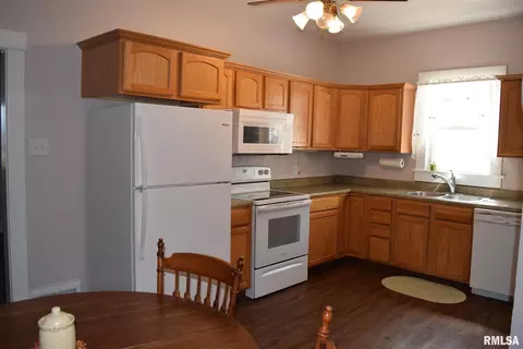 426 E Parkside Dr, Washburn, IL 61570 photo 7
