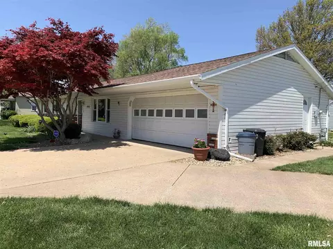 1965 E Chestnut St, Canton, IL 61520 photo 3