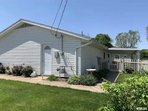 1965 E Chestnut St, Canton, IL 61520 photo 4