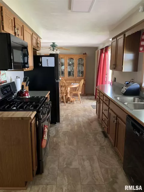 1965 E Chestnut St, Canton, IL 61520 photo 20