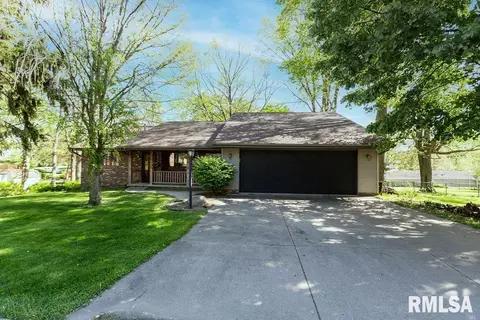 410 W Cruger St, Eureka, IL 61530 photo 4