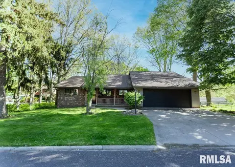 410 W Cruger St, Eureka, IL 61530 photo 3