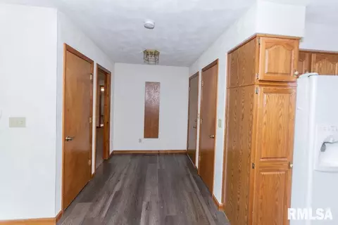 410 W Cruger St, Eureka, IL 61530 photo 21