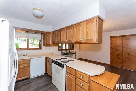 410 W Cruger St, Eureka, IL 61530 photo 14