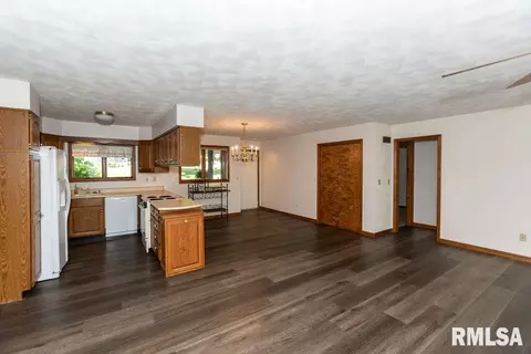 410 W Cruger St, Eureka, IL 61530 photo 16