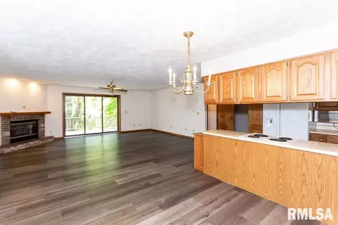 410 W Cruger St, Eureka, IL 61530 photo 13