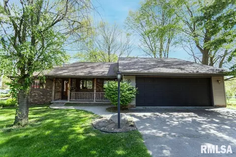 410 W Cruger St, Eureka, IL 61530 photo 5