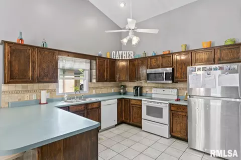 9451 W Guinivere Dr, Mapleton, IL 61547 photo 17