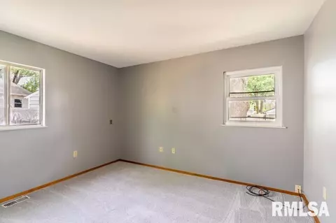9 Briarcliff Ct, Pekin, IL 61554 photo 9