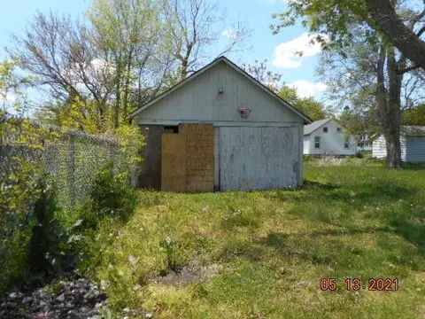 211 E State St, Washburn, IL 61570 photo 12