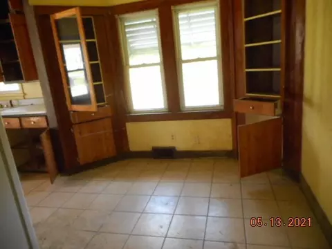 211 E State St, Washburn, IL 61570 photo 4