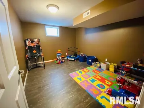 1207 Thomas St, Macomb, IL 61455 photo 25