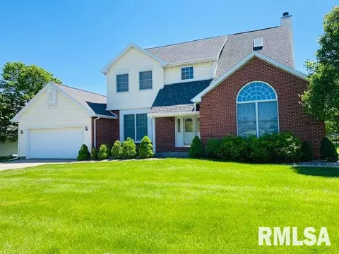 1207 Thomas St, Macomb, IL 61455 photo 2