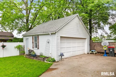 416 S 7th St, Pekin, IL 61554 photo 39