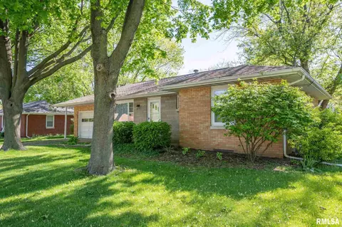 124 Jay Ave, Morton, IL 61550 photo 2
