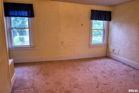 109 E 4th St, Glasford, IL 61533 photo 24