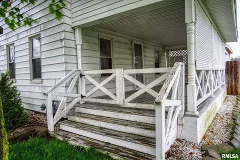 109 E 4th St, Glasford, IL 61533 photo 2