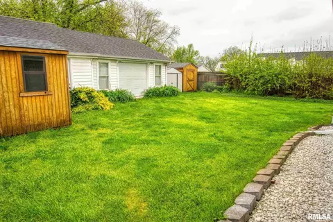 109 E 4th St, Glasford, IL 61533 photo 4