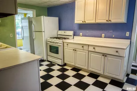 109 E 4th St, Glasford, IL 61533 photo 10