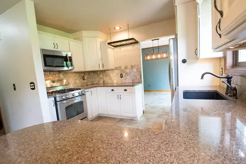 408 Bayside Dr, Germantown Hills, IL 61548 photo 16