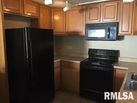 1806 Center St, Pekin, IL 61554 photo 8
