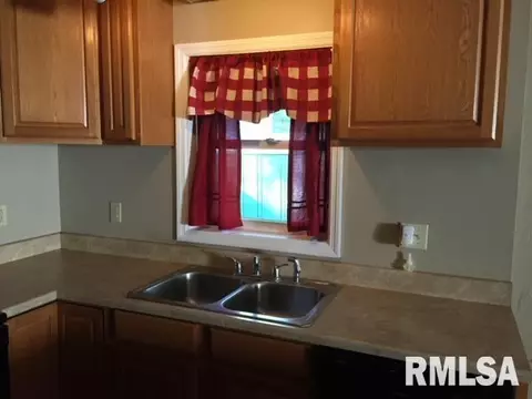 1806 Center St, Pekin, IL 61554 photo 10