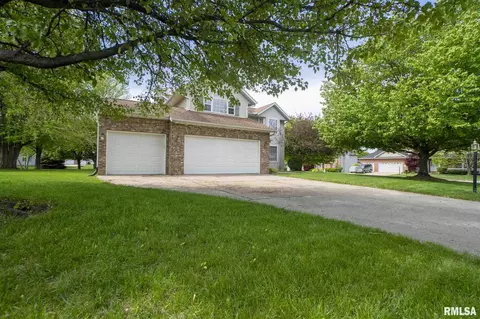 2418 W Chase Dr, Dunlap, IL 61525 photo 2