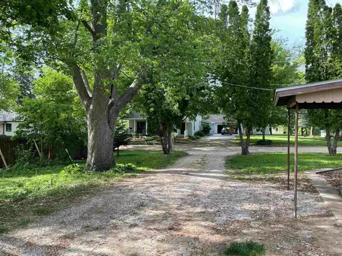 208 E 2nd St, Delavan, IL 61734 photo 25