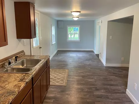 208 E 2nd St, Delavan, IL 61734 photo 6