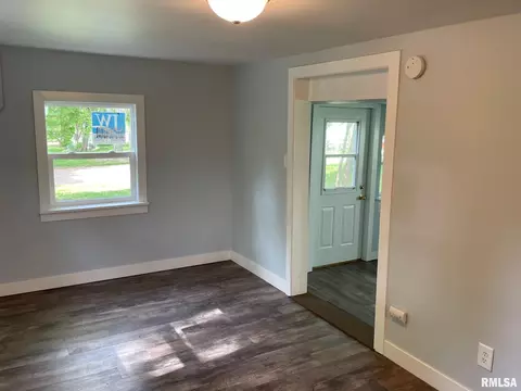 208 E 2nd St, Delavan, IL 61734 photo 11