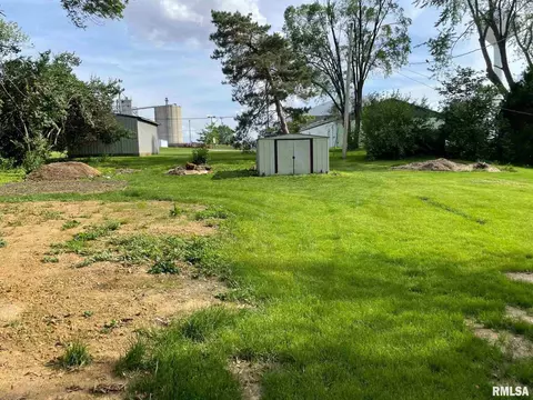 208 E 2nd St, Delavan, IL 61734 photo 24