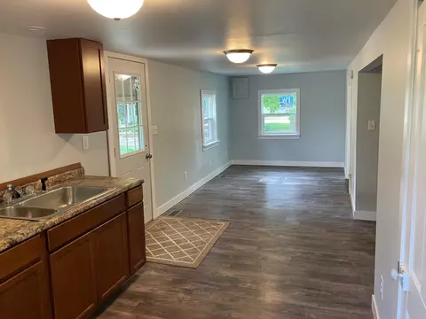 208 E 2nd St, Delavan, IL 61734 photo 4