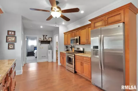 409 W 4th St, Delavan, IL 61734 photo 23