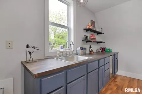 409 W 4th St, Delavan, IL 61734 photo 37