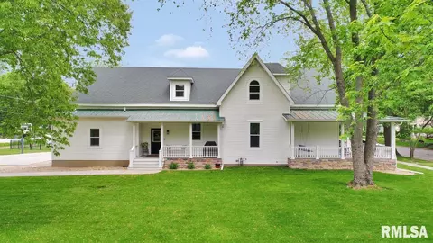 409 W 4th St, Delavan, IL 61734 photo 9