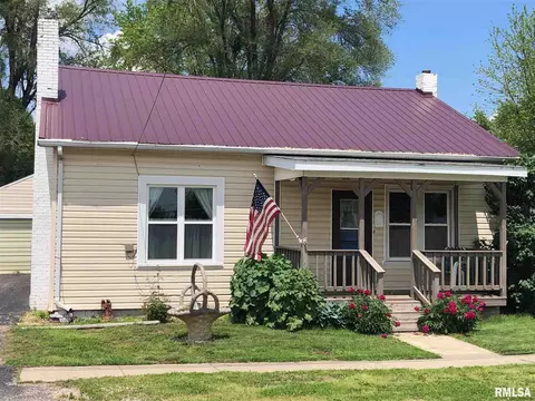 642 E Washington St, Cuba, IL 61427 photo 1