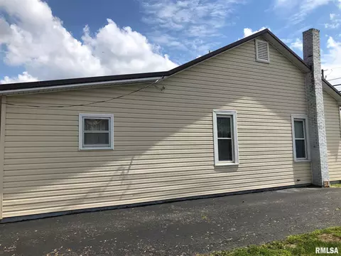 642 E Washington St, Cuba, IL 61427 photo 2