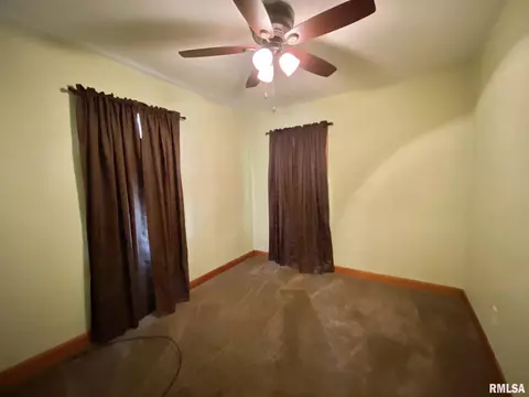 835 E Ash St, Canton, IL 61520 photo 37