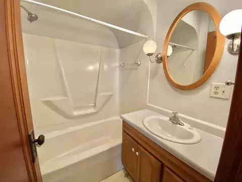 835 E Ash St, Canton, IL 61520 photo 32